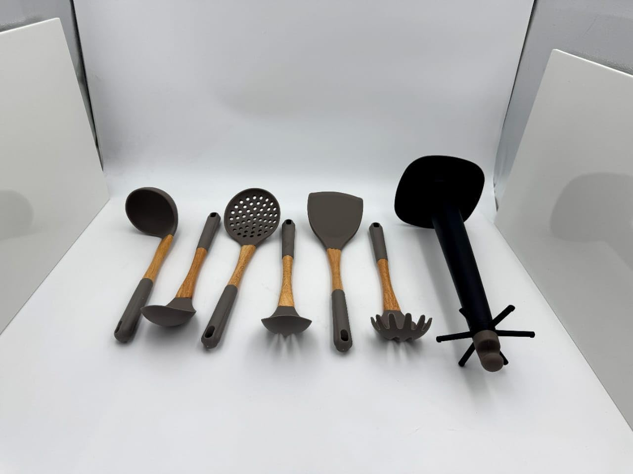 BS-29 7pcs silicon set with wooden handle(kitchen tools set) - Image 4