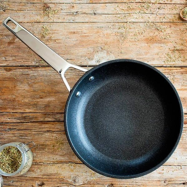 B&S BLACKPLUS Frypan High Tech Series – Non-Stick Induction Base Frying Pan with 1810 Inox Handle – Durable Cookware Kitchen Accessory – 24cm, 28cm, 32cm – Eco-Friendly (24 cm)